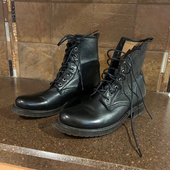 Frye Black Veronica Leather Combat Boots, Biker size 8.5 B - Picture 15 of 16